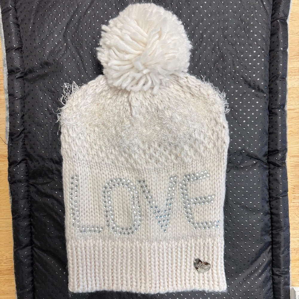 Betsy Johnson hat